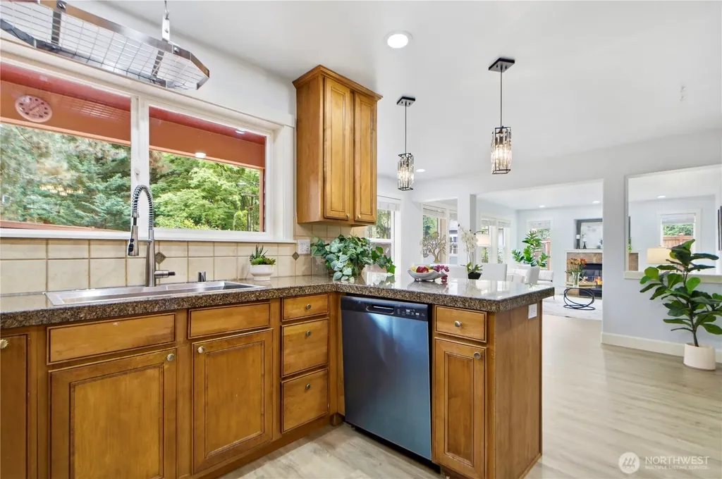 15410 Waynita Way NE Bothell WA 98011