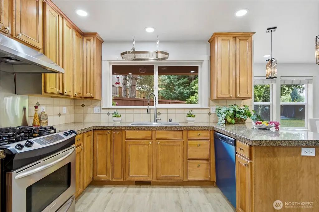 15410 Waynita Way NE Bothell WA 98011
