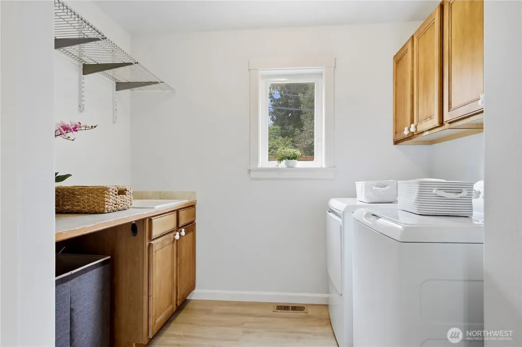 15410 Waynita Way NE Bothell WA 98011