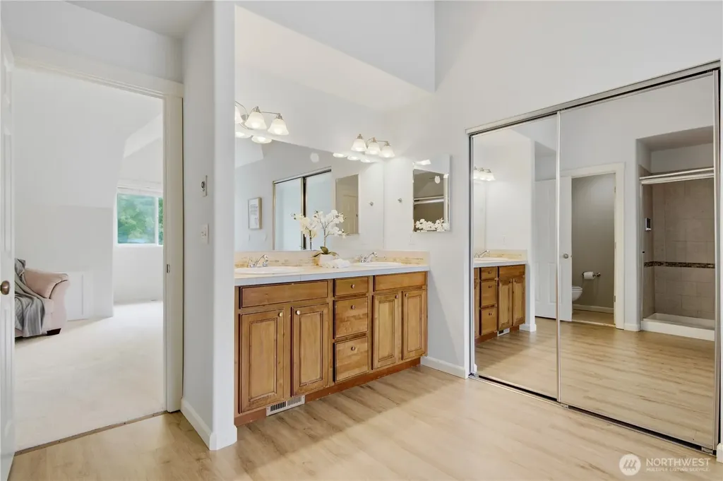 15410 Waynita Way NE Bothell WA 98011