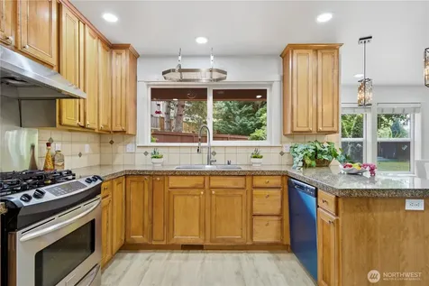 15410 Waynita Way NE Bothell WA 98011