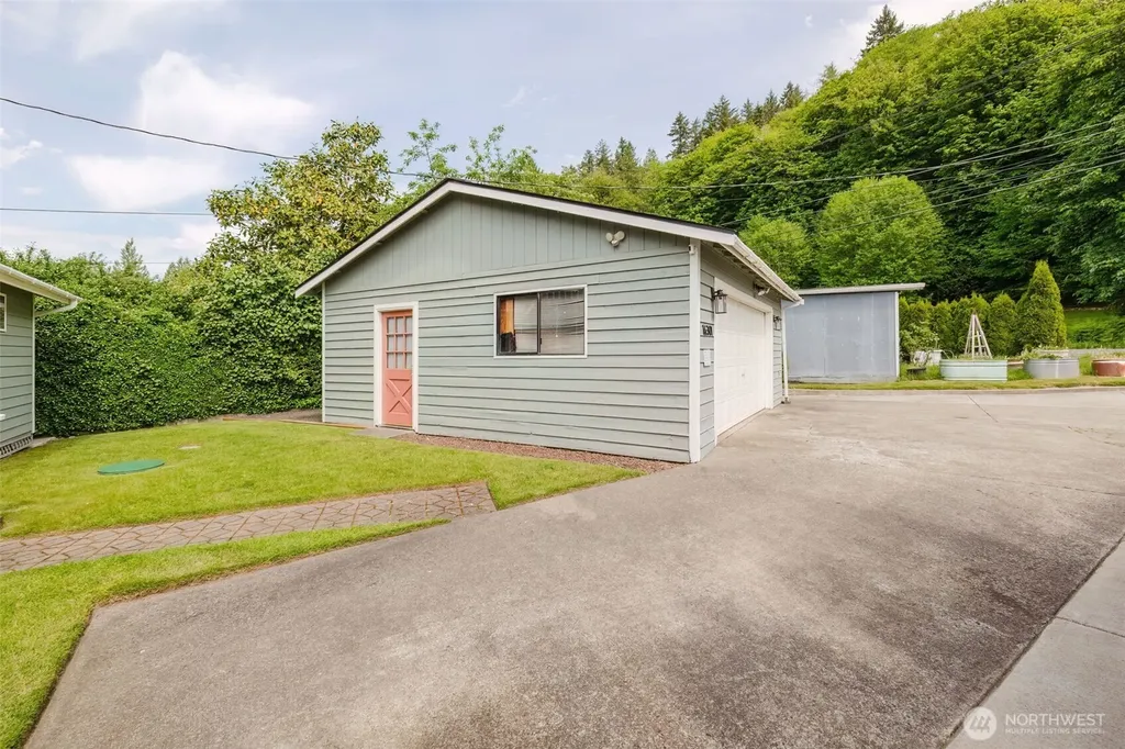 16301 E State Route 106 Belfair WA 98528