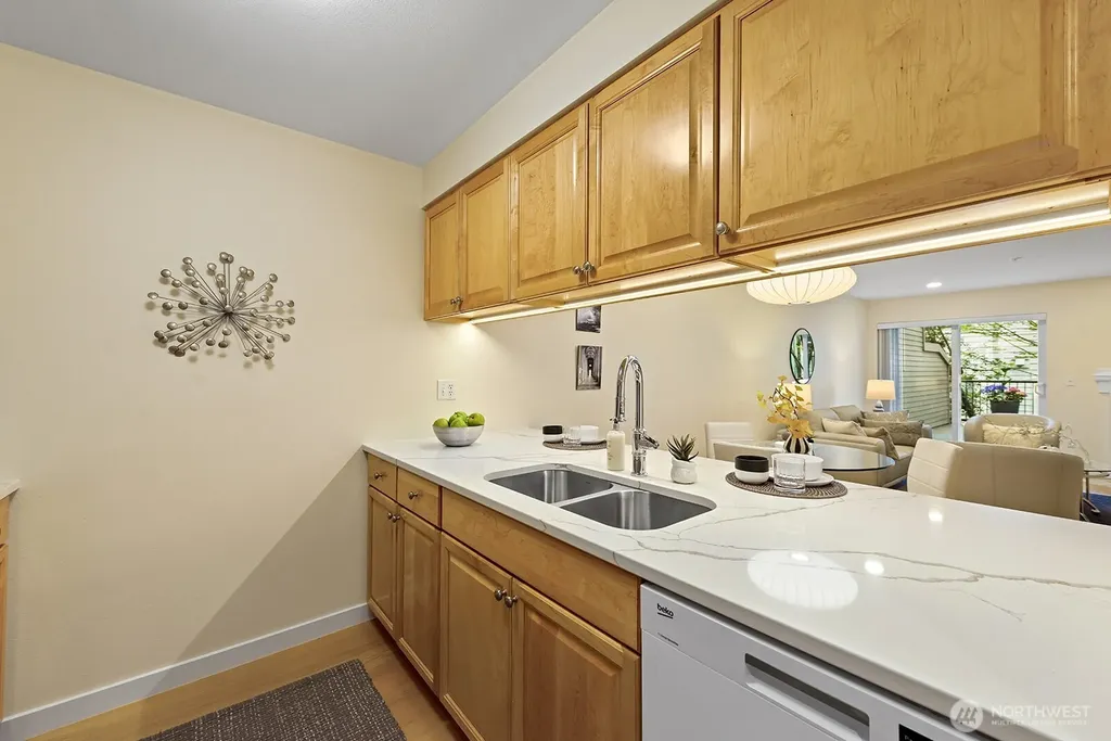 12345 Roosevelt Way NE Seattle WA 98125