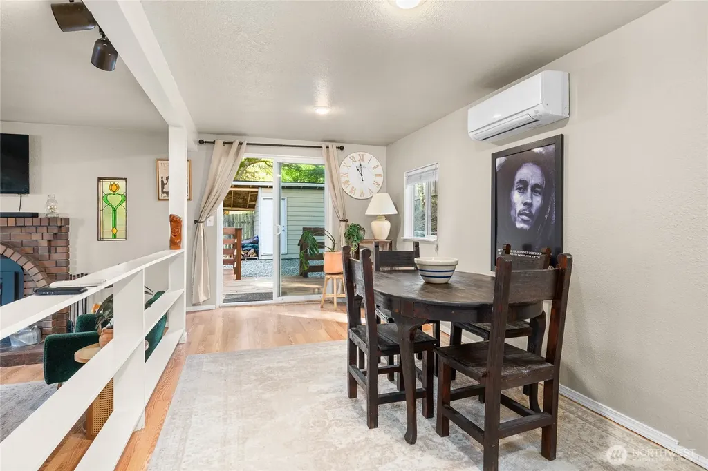 1633 NE Perkins Way Shoreline WA 98155