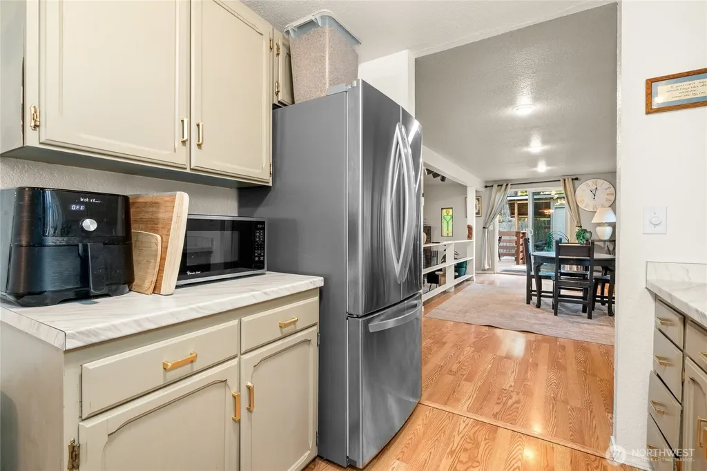1633 NE Perkins Way Shoreline WA 98155