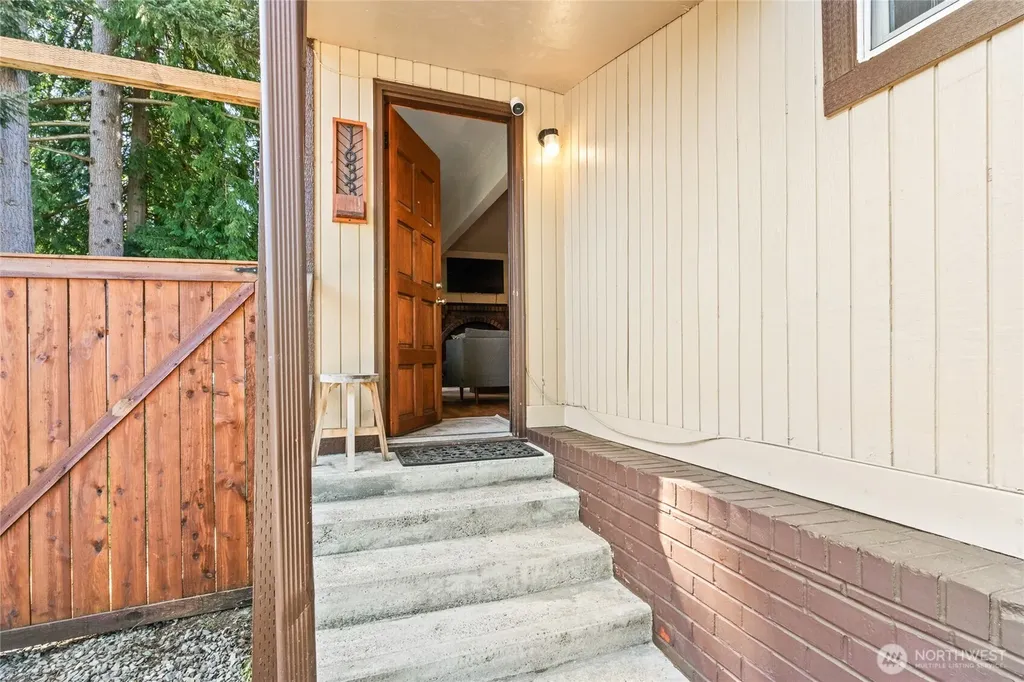 1633 NE Perkins Way Shoreline WA 98155