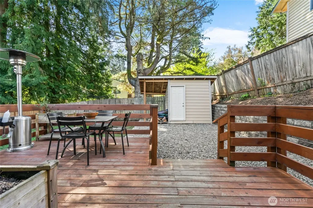 1633 NE Perkins Way Shoreline WA 98155