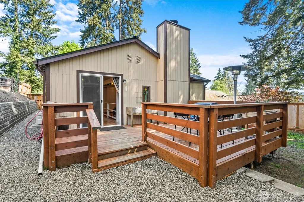 1633 NE Perkins Way Shoreline WA 98155