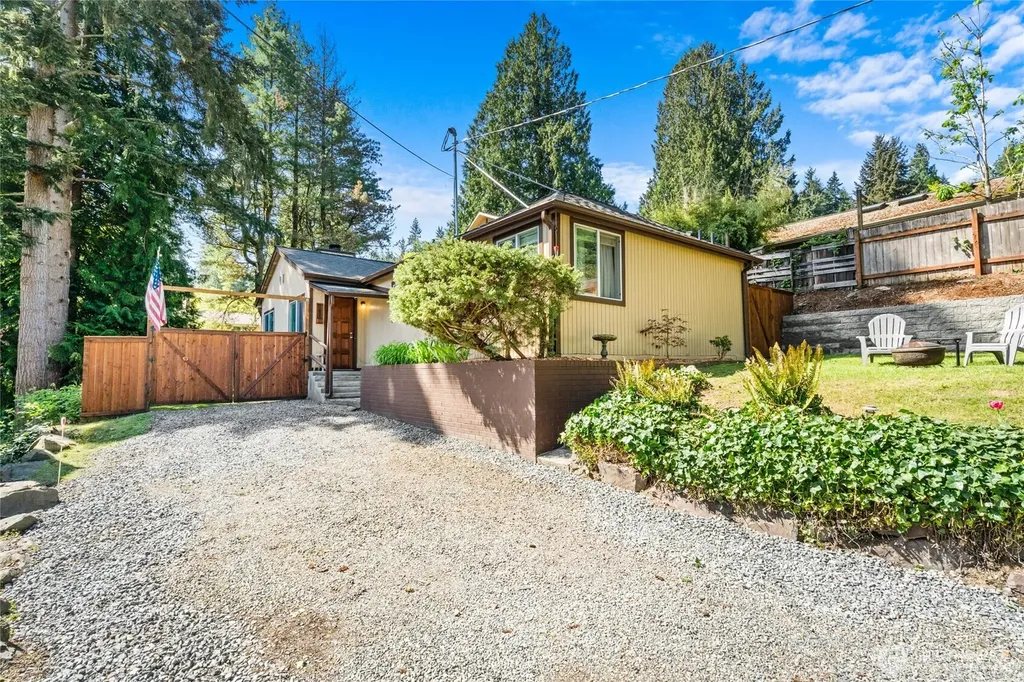1633 NE Perkins Way Shoreline WA 98155