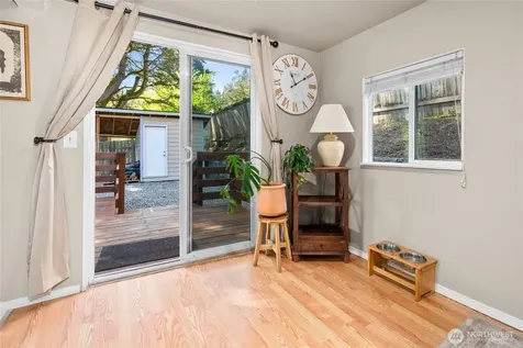1633 NE Perkins Way Shoreline WA 98155