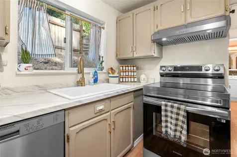 1633 NE Perkins Way Shoreline WA 98155