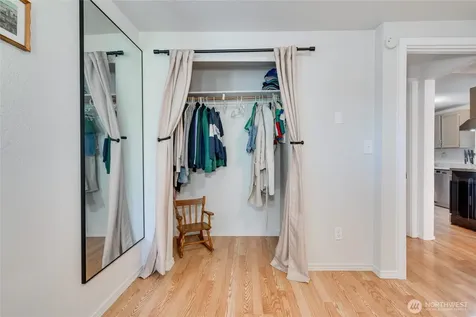 1633 NE Perkins Way Shoreline WA 98155