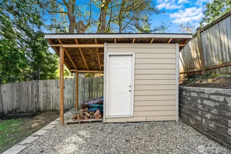 1633 NE Perkins Way Shoreline WA 98155