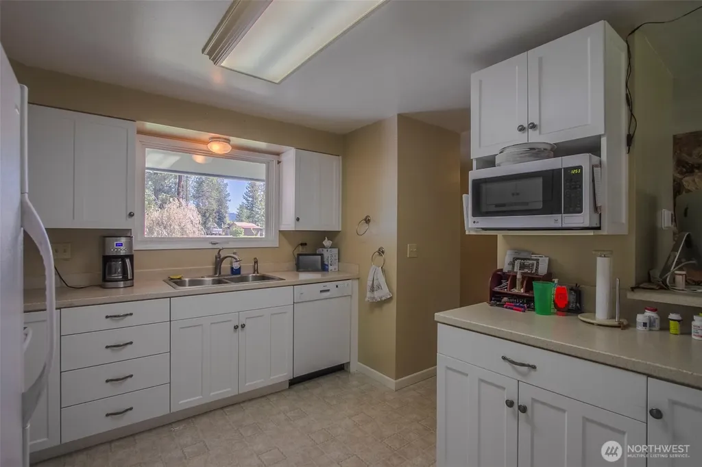 1140 S Pine Street Kettle Falls WA 99141
