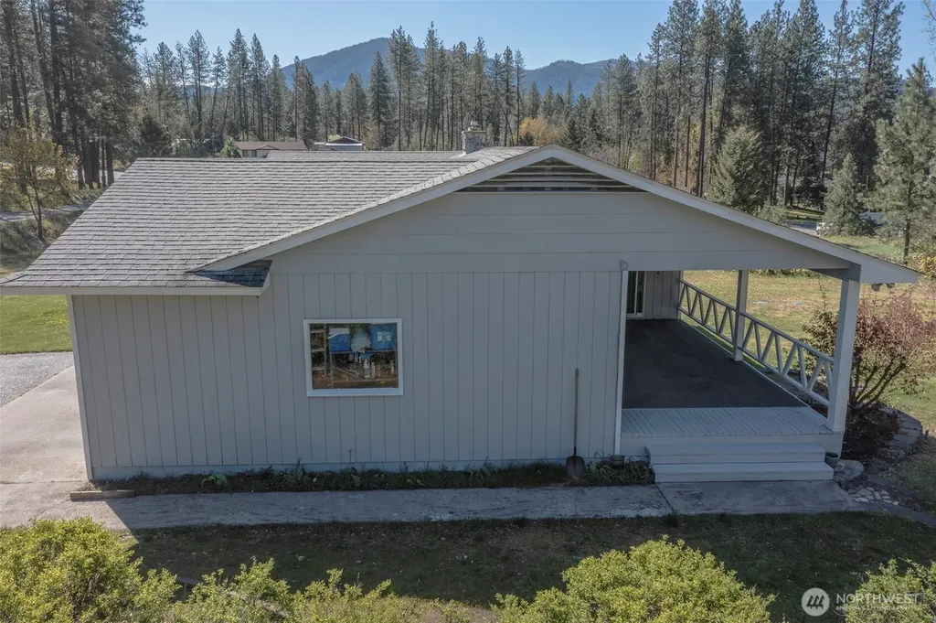 1140 S Pine Street Kettle Falls WA 99141