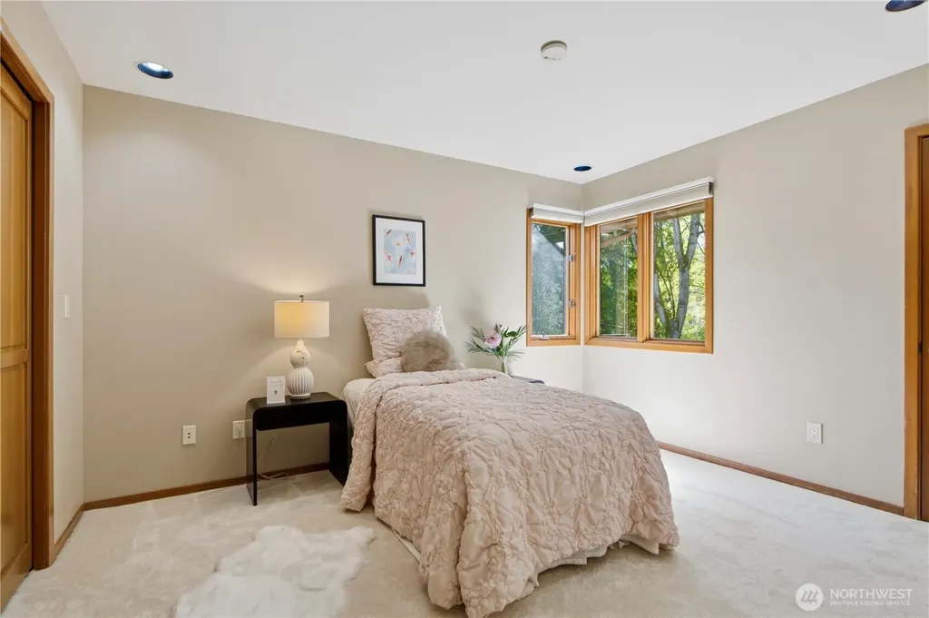 6265 160th Avenue SE Bellevue WA 98006