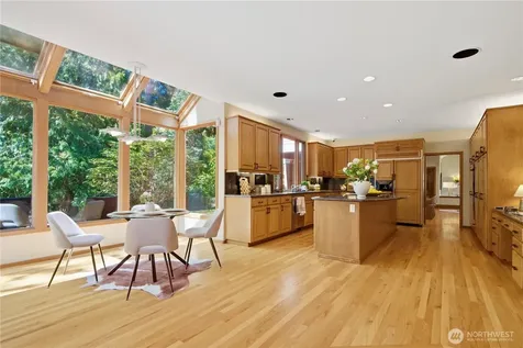 6265 160th Avenue SE Bellevue WA 98006