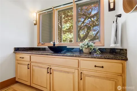 6265 160th Avenue SE Bellevue WA 98006