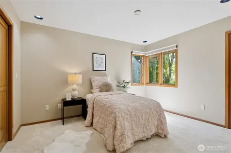 6265 160th Avenue SE Bellevue WA 98006