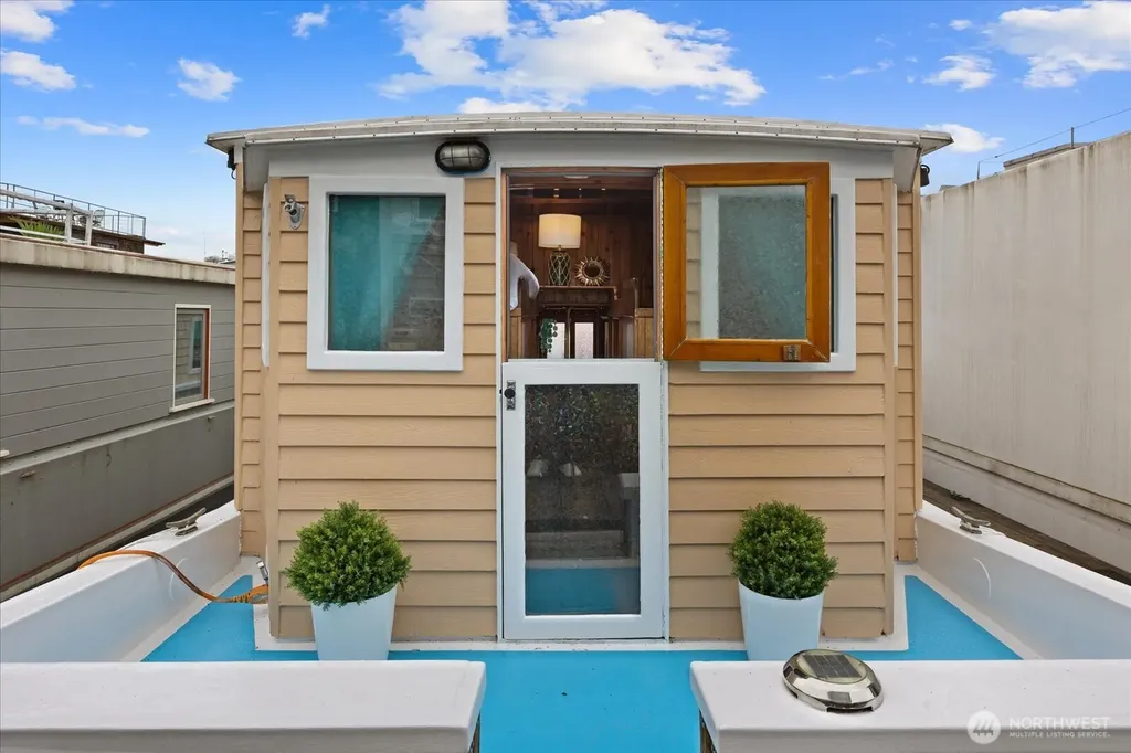 2143 N Northlake Way Seattle WA 98103