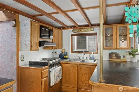 2143 N Northlake Way Seattle WA 98103