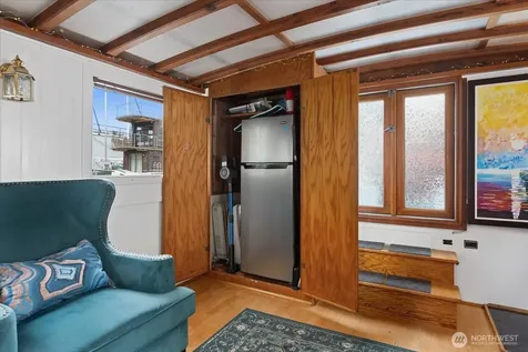 2143 N Northlake Way Seattle WA 98103