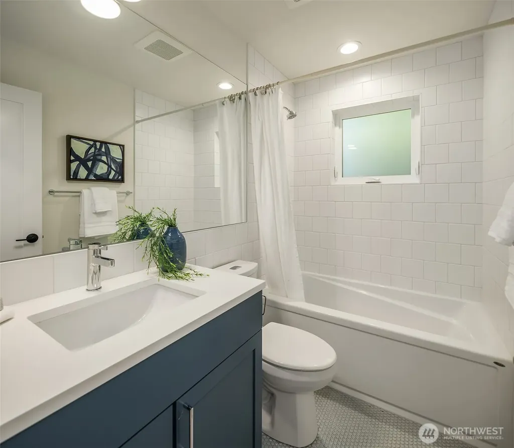 7064 Cleopatra Place NW Seattle WA 98117