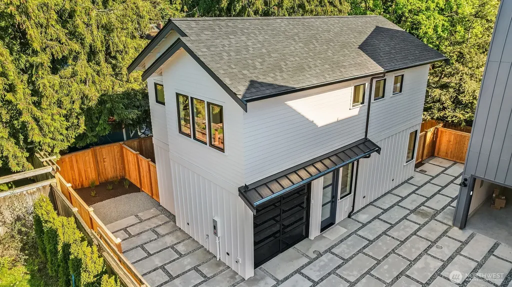 7064 Cleopatra Place NW Seattle WA 98117
