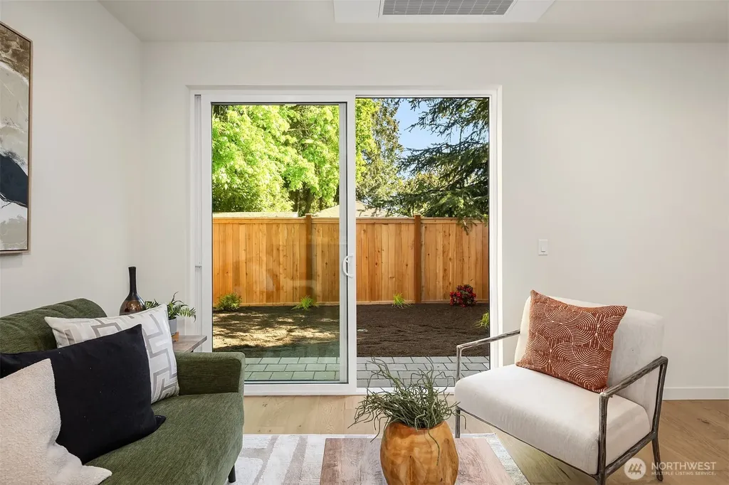 7064 Cleopatra Place NW Seattle WA 98117