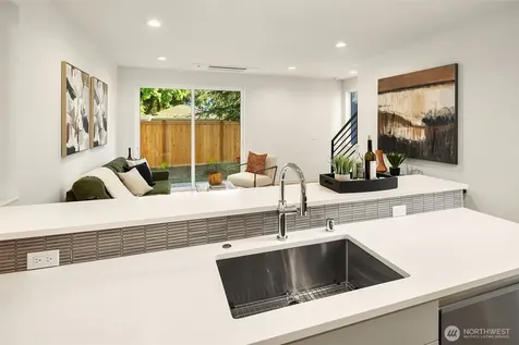 7064 Cleopatra Place NW Seattle WA 98117