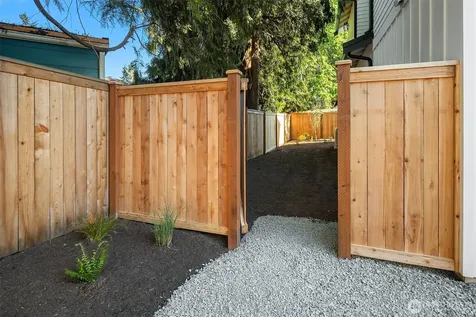 7064 Cleopatra Place NW Seattle WA 98117