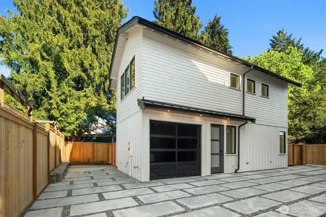 7064 Cleopatra Place NW Seattle WA 98117