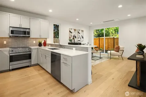 7064 Cleopatra Place NW Seattle WA 98117