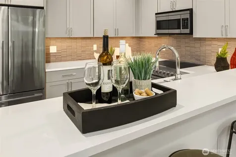 7064 Cleopatra Place NW Seattle WA 98117