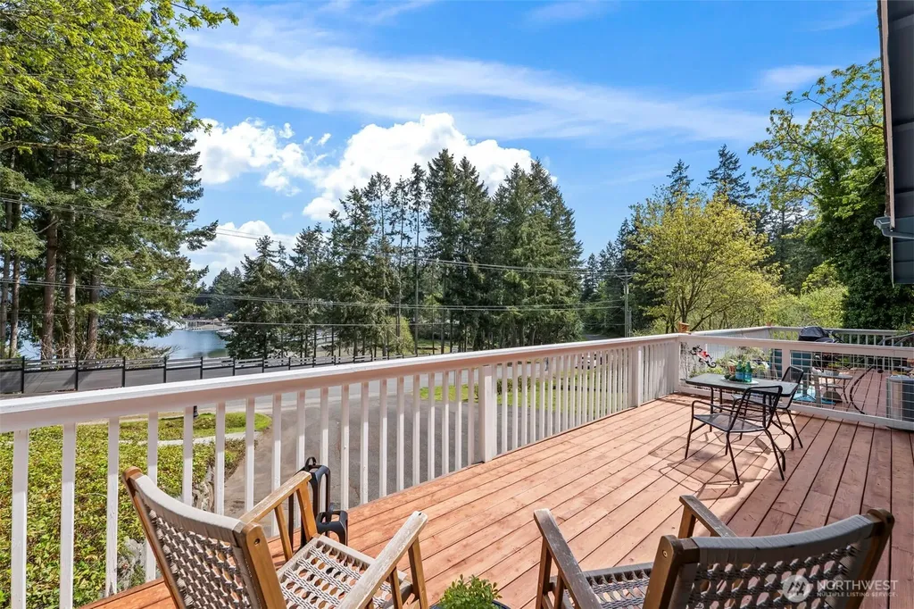 296 North Shore Boulevard Fox Island WA 98333