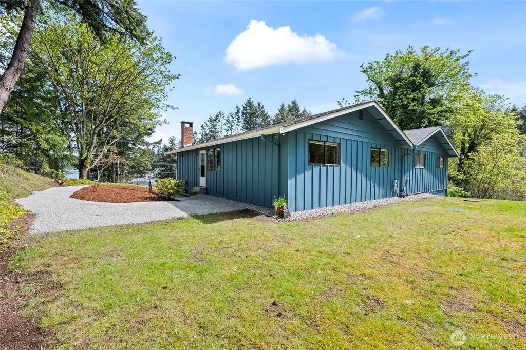 296 North Shore Boulevard Fox Island WA 98333
