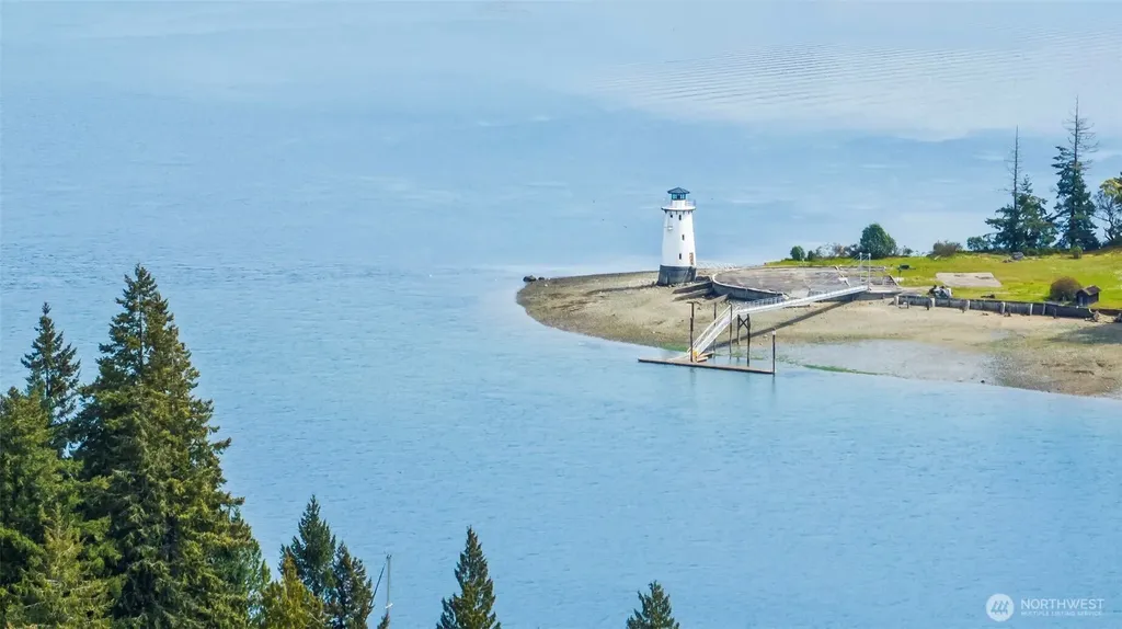 296 North Shore Boulevard Fox Island WA 98333