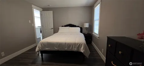 12053 70 Avenue S Seattle WA 98178