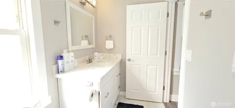 12053 70 Avenue S Seattle WA 98178