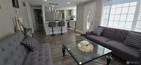 12053 70 Avenue S Seattle WA 98178
