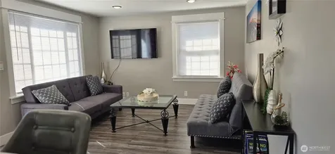 12053 70 Avenue S Seattle WA 98178
