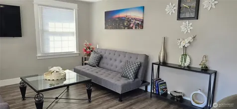12053 70 Avenue S Seattle WA 98178