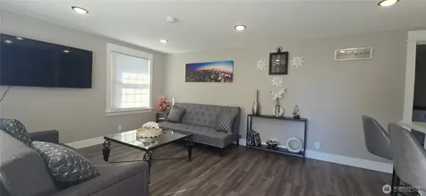12053 70 Avenue S Seattle WA 98178