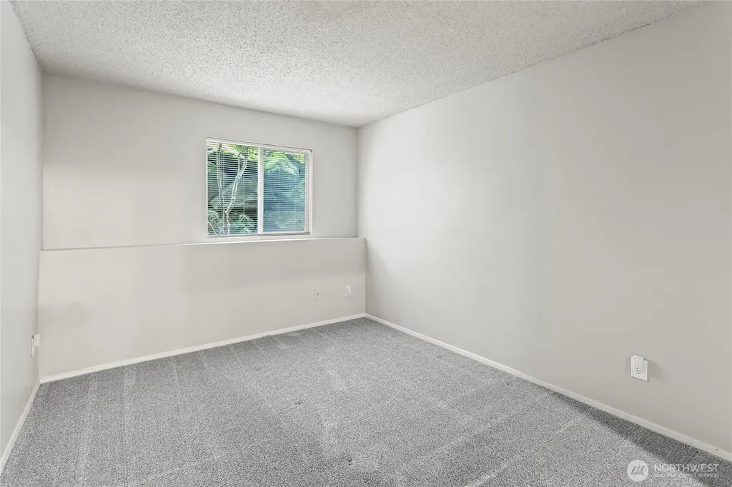 12423 NE 145th Place Kirkland WA 98034