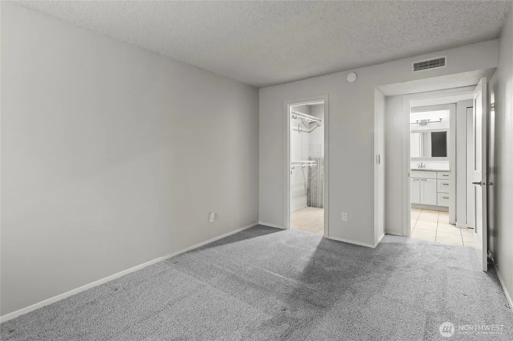 12423 NE 145th Place Kirkland WA 98034