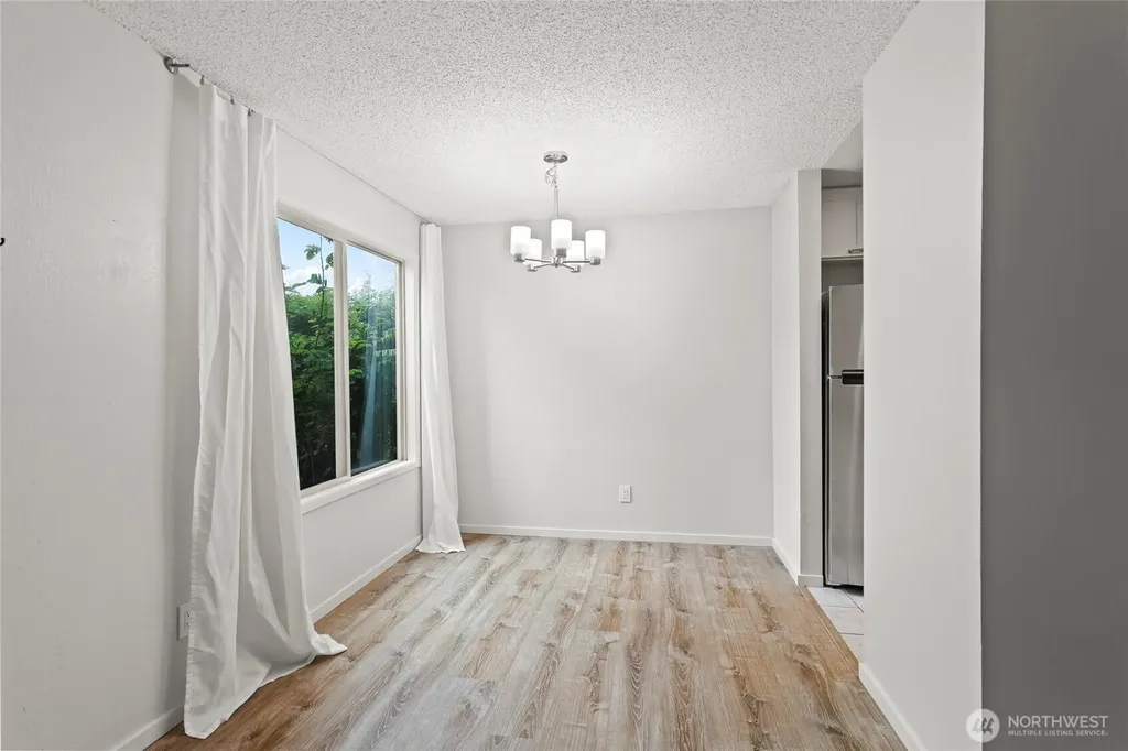 12423 NE 145th Place Kirkland WA 98034
