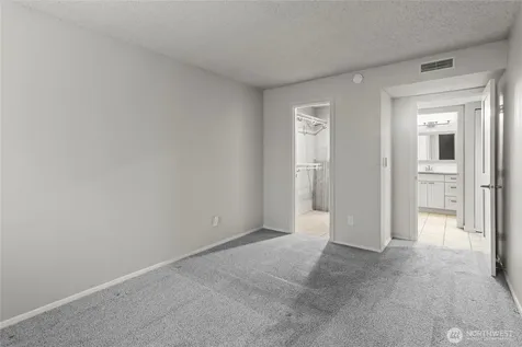 12423 NE 145th Place Kirkland WA 98034