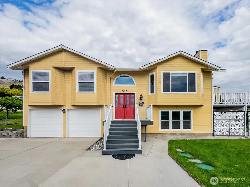 210 25th Street NE East Wenatchee WA 98802
