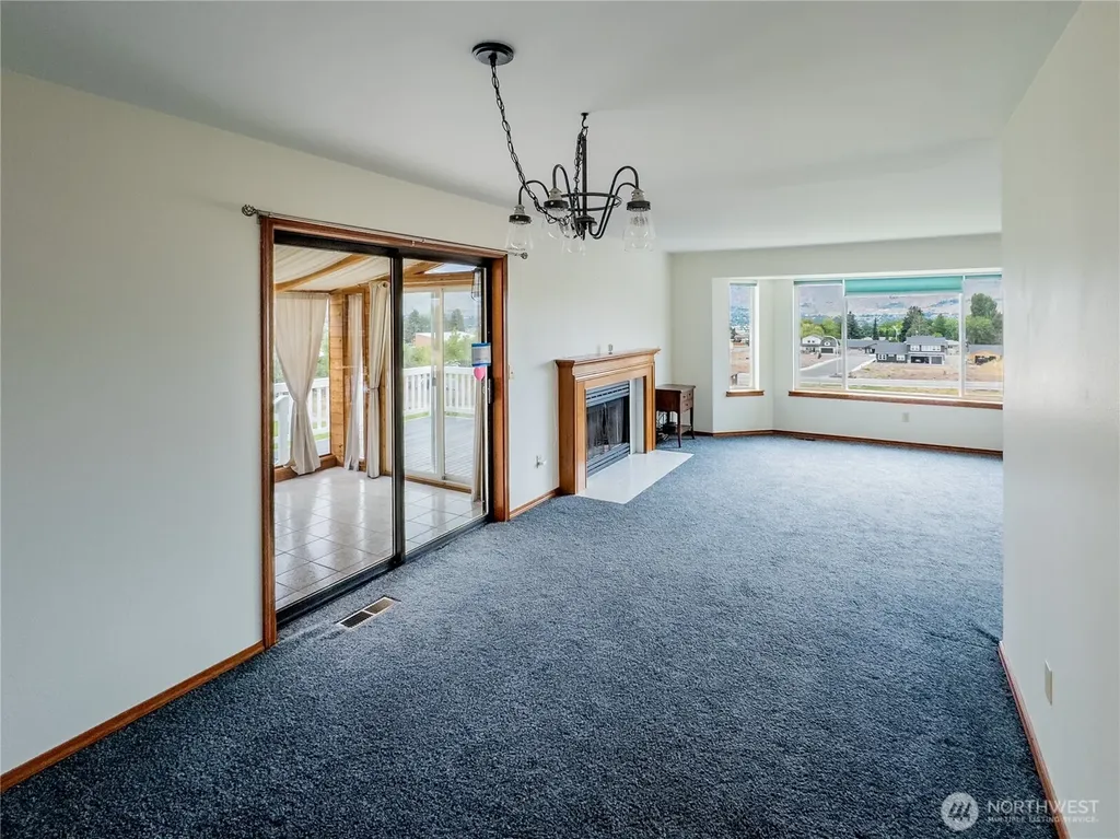 210 25th Street NE East Wenatchee WA 98802