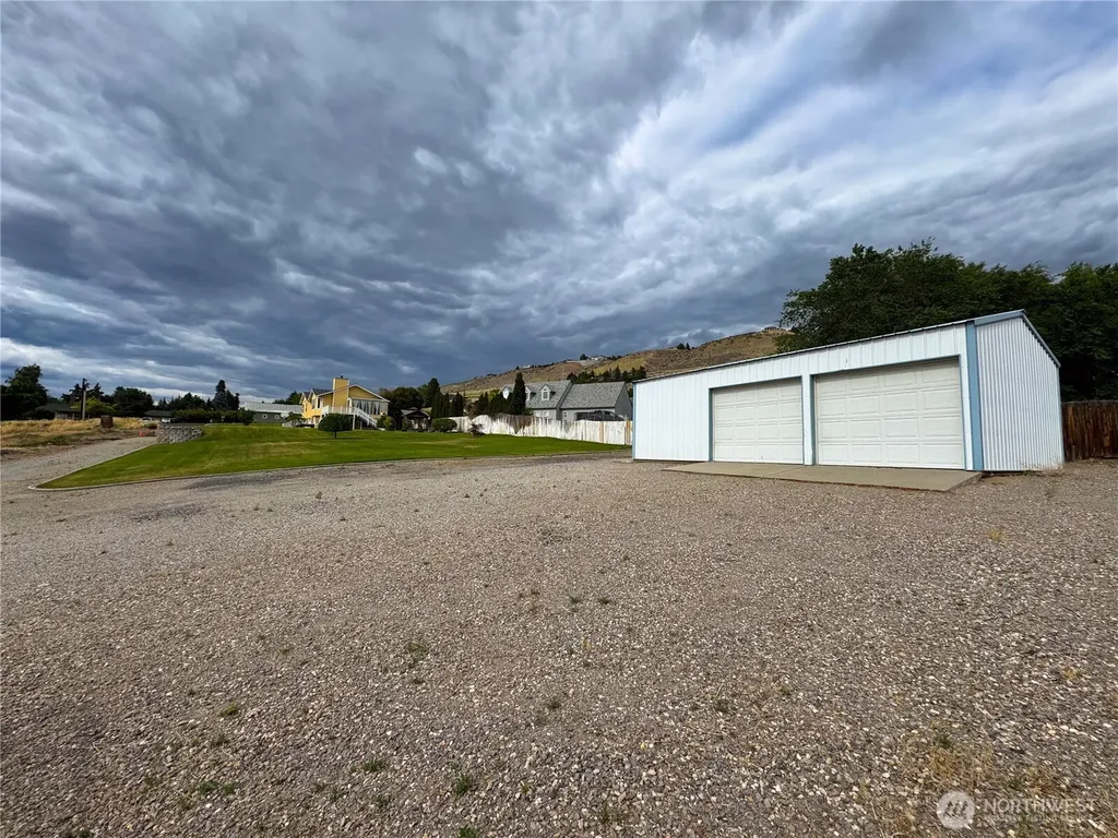 210 25th Street NE East Wenatchee WA 98802